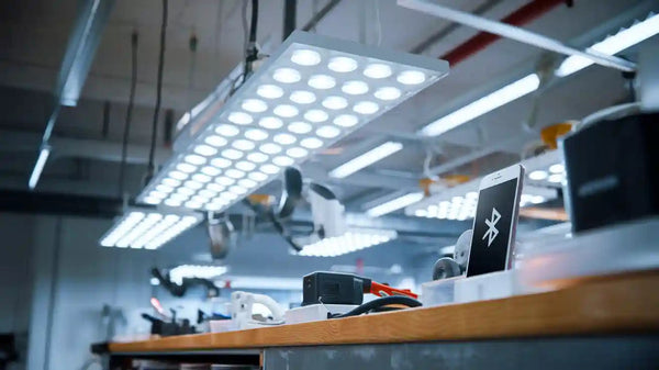 LED Shop Light with Bluetooth Wireless Speakers